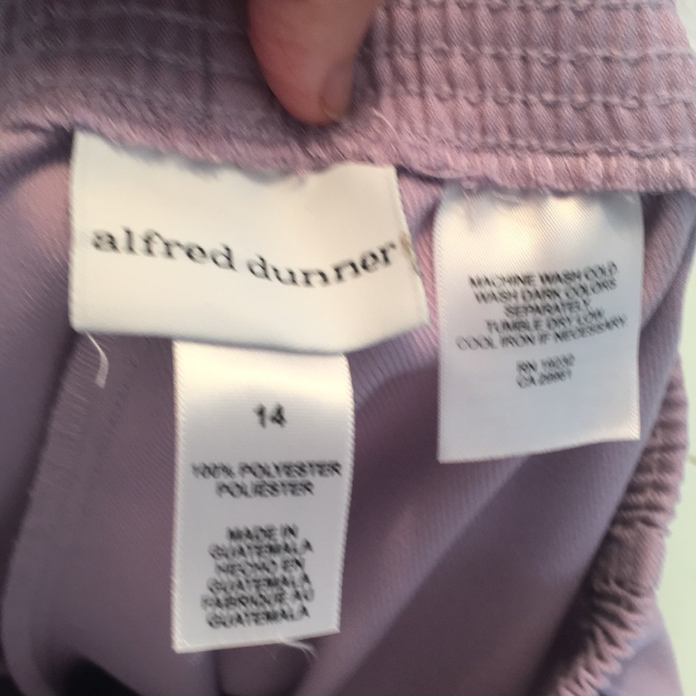 Alfred Dunner, size 14, lavender, excellent condition, elastic waist, two pocket - Picture 4 of 5